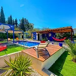 Loft Modern Avec Jardin Piscine Et Pool House Villa Lavalette (Aude)