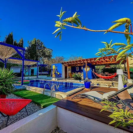 Villa Loft Modern Avec Jardin Piscine Et Pool House *