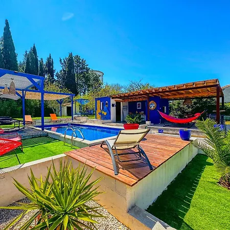 Loft Modern Avec Jardin Piscine Et Pool House Villa Lavalette (Aude)