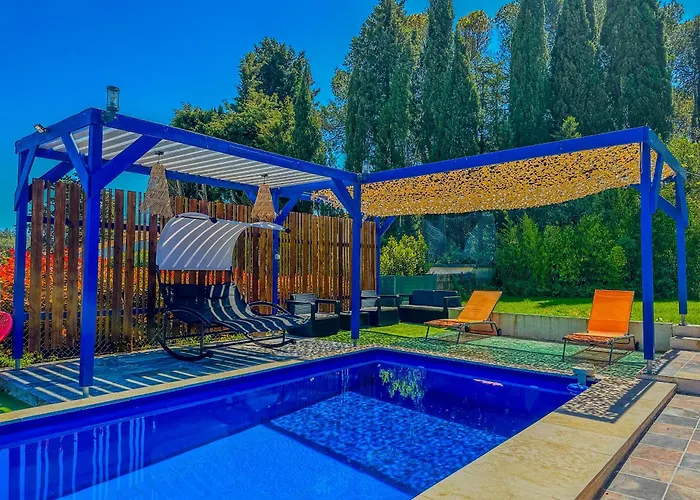 Villa Loft Modern Avec Jardin Piscine Et Pool House *